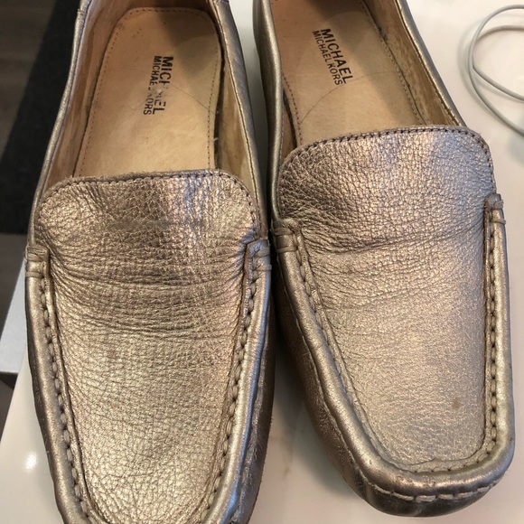 Authentic mk flats gold - Picture 1 of 5